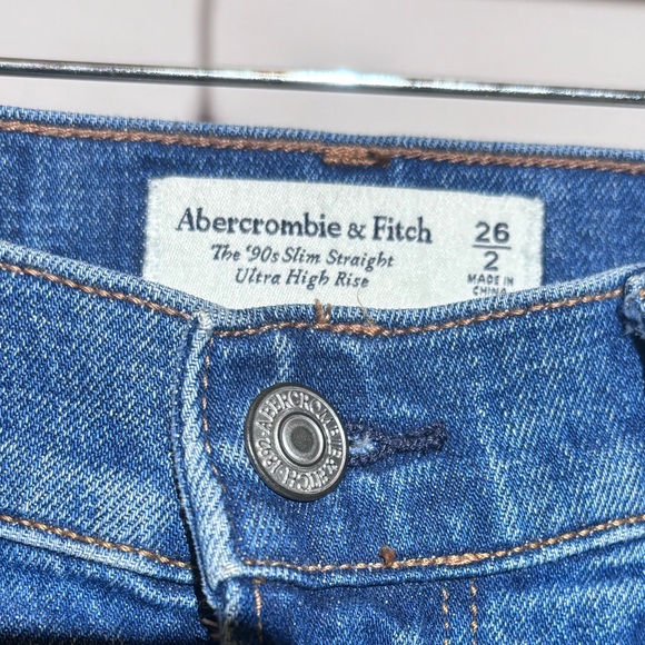 Abercrombie & Fitch Curve Love Ultra High Rise 90s Slim Straight jeans - Picture 3 of 3